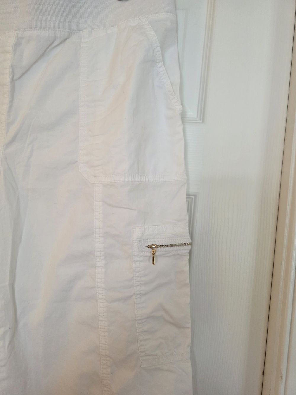 Chico's White Capris with Zip Pocket - Picture 3 of 3